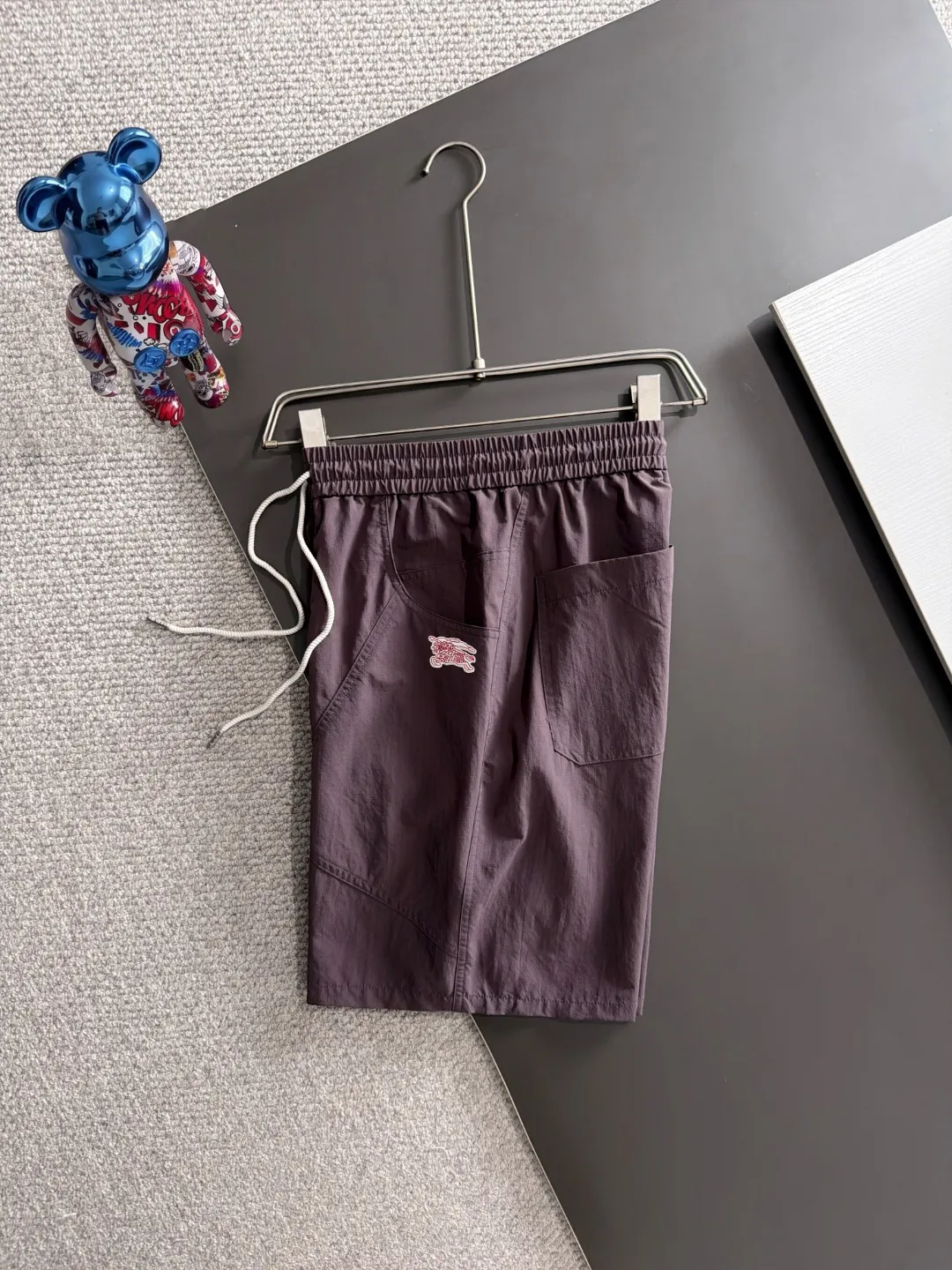 Next day shipment P160 Premium Burberry 2026 Spring/Summer New Arrival elastic band casual shorts, counter-customized fabrics Breathable, high comfort, impeccable details, brand element design concept, reflecting high quality. It feels delicate and soft! It presents a casual cut and the upper body shape is great! Sizes:S-3XL